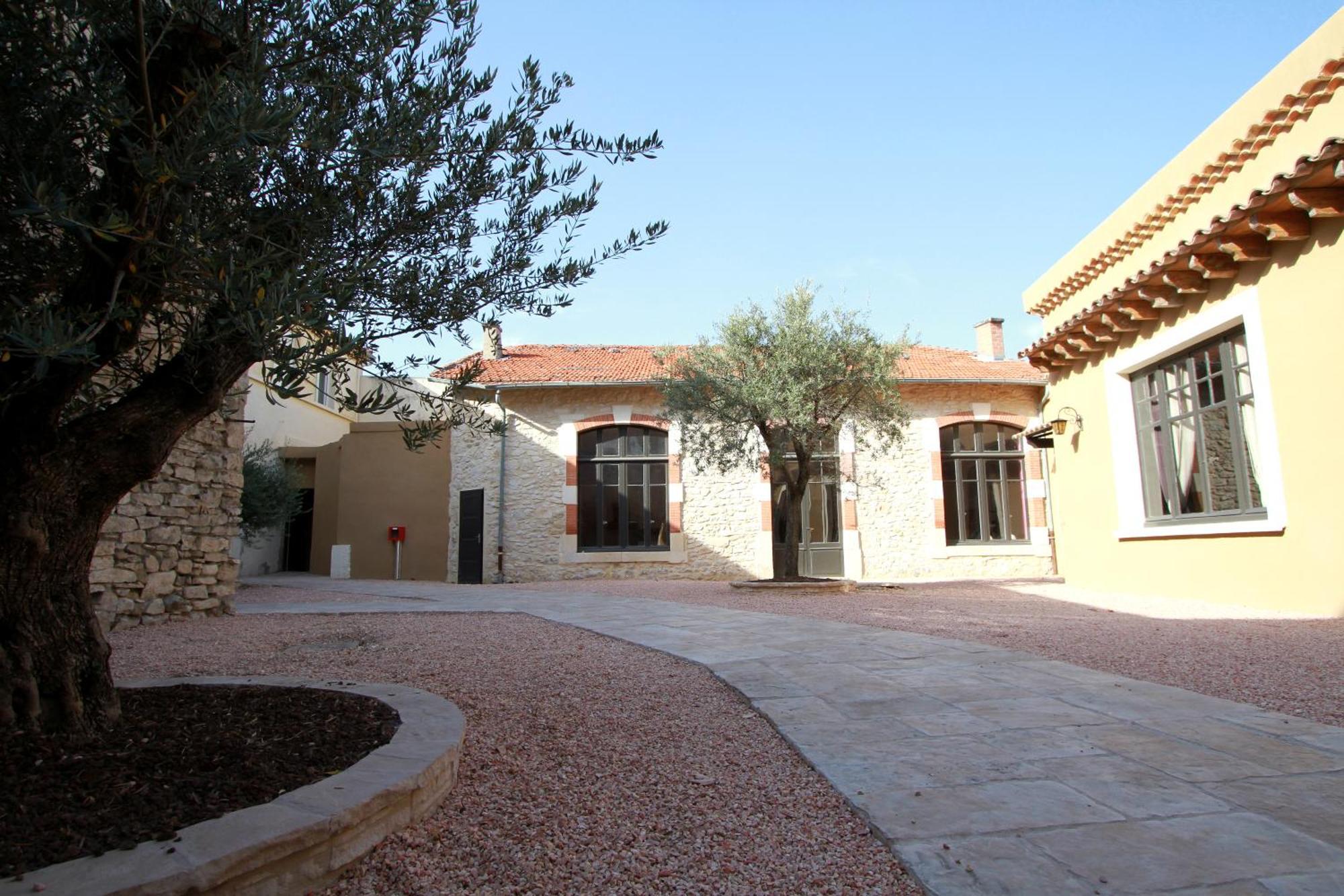 Logis Hotel Le Clos Des Oliviers Bourg-Saint-Andéol Eksteriør billede