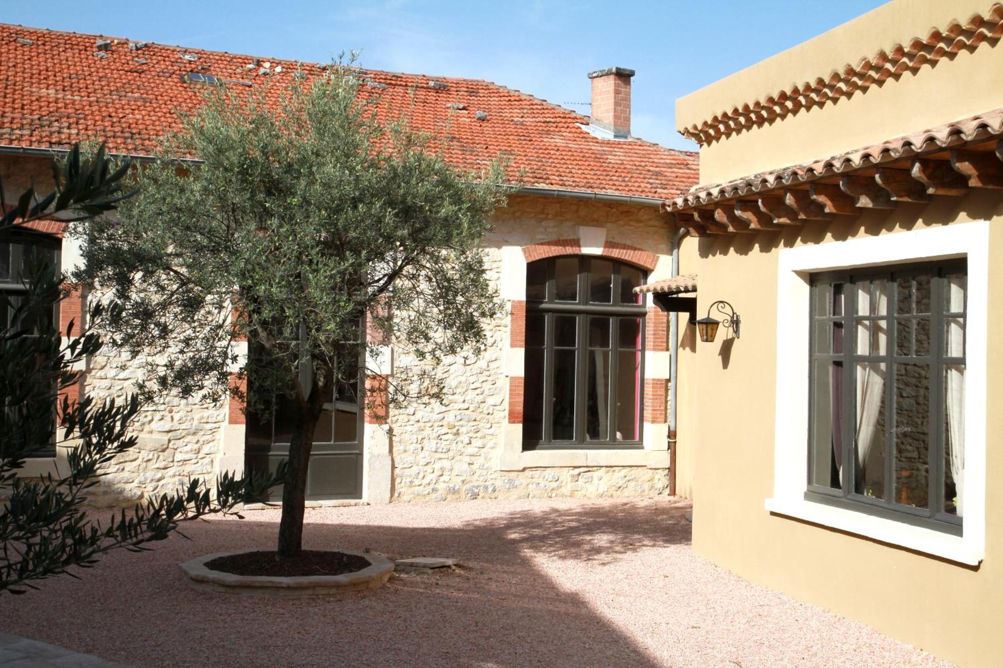 Logis Hotel Le Clos Des Oliviers Bourg-Saint-Andéol Eksteriør billede
