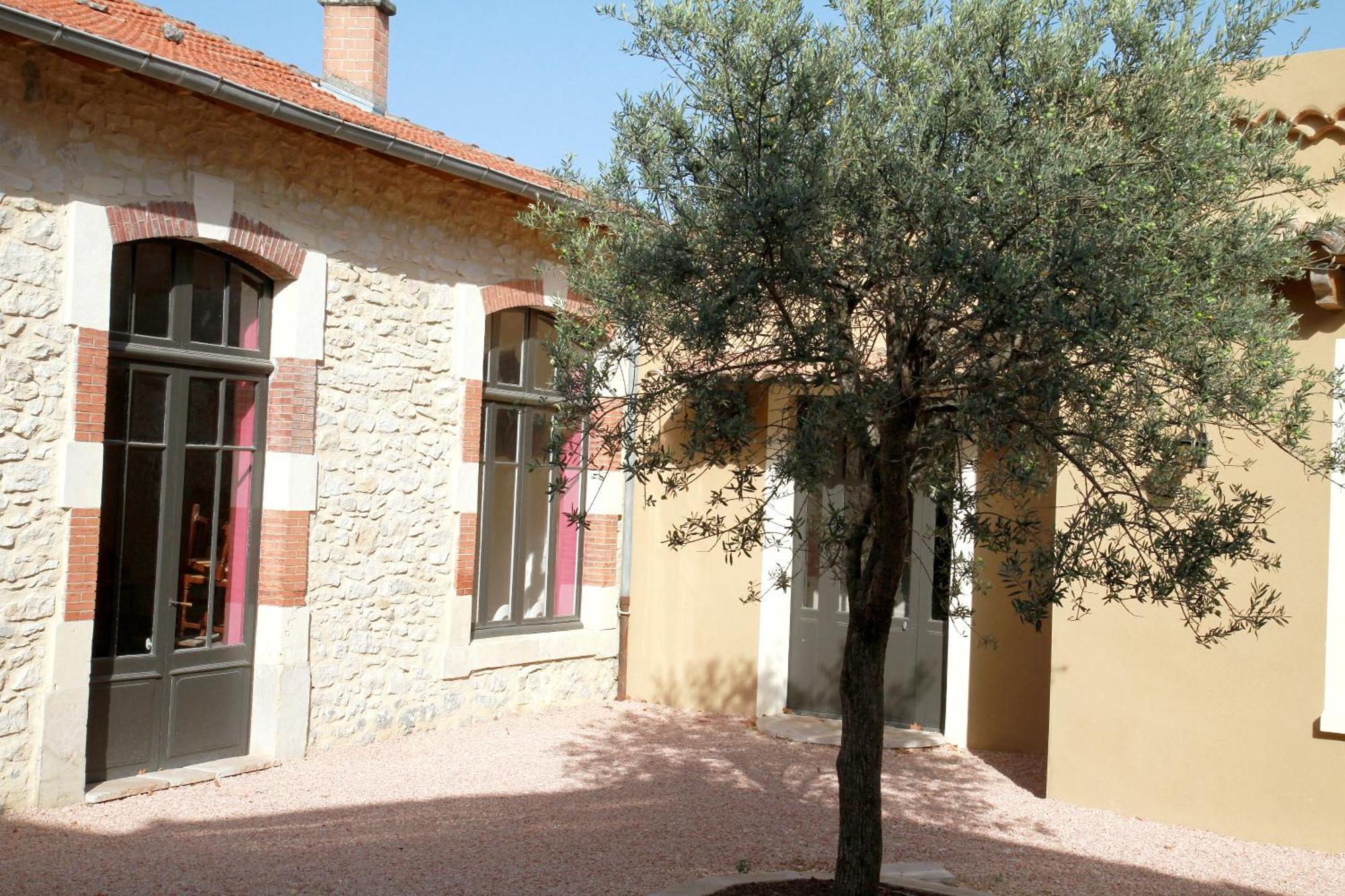 Logis Hotel Le Clos Des Oliviers Bourg-Saint-Andéol Eksteriør billede